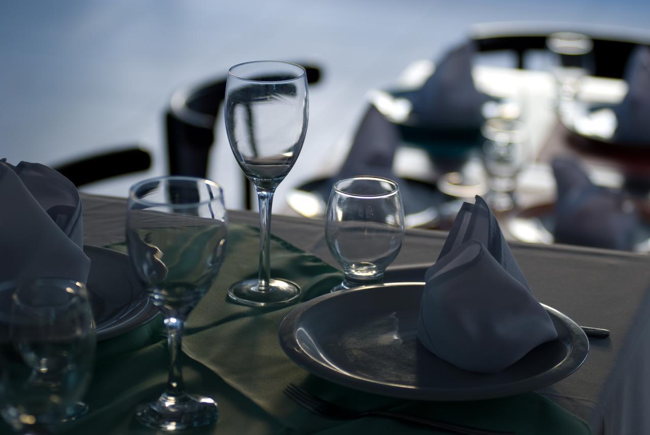 Oyo Hotel Arembepe Beach Hotel, Camacari Bagian luar foto
